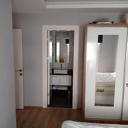 Apartment Gold Aura